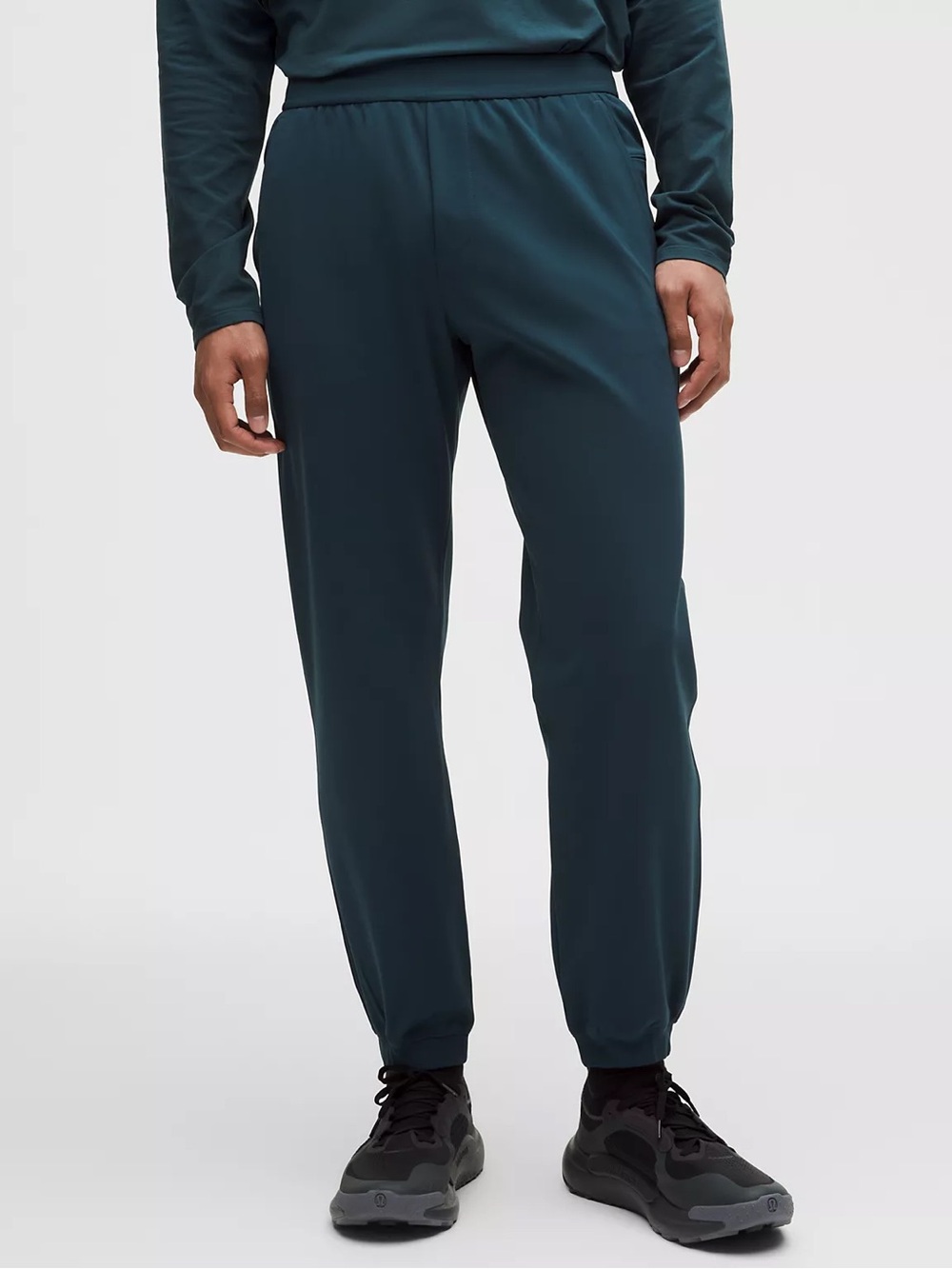 Lululemon Men's XL Sojourn Jogger Pants in Indochine Blue